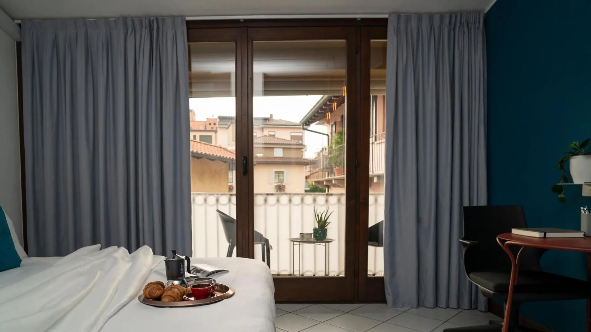 Interno3 Design Apt Garage & Mxp Sesto Calende Italy