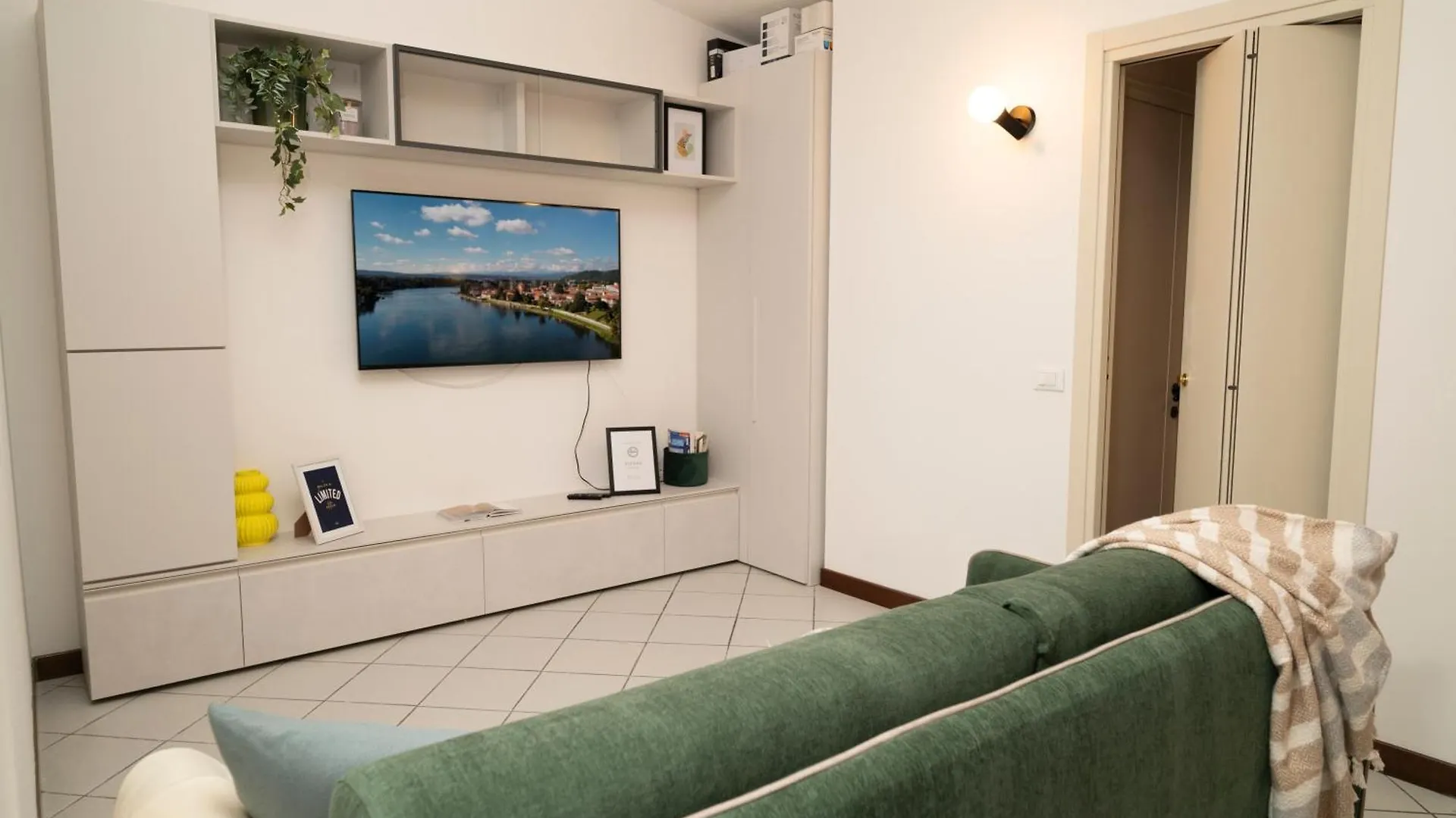 Interno3 Design Apt Garage & Mxp Sesto Calende Apartment