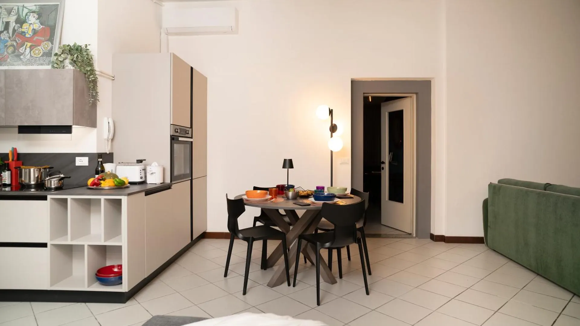 Interno3 Design Apt Garage & Mxp Sesto Calende